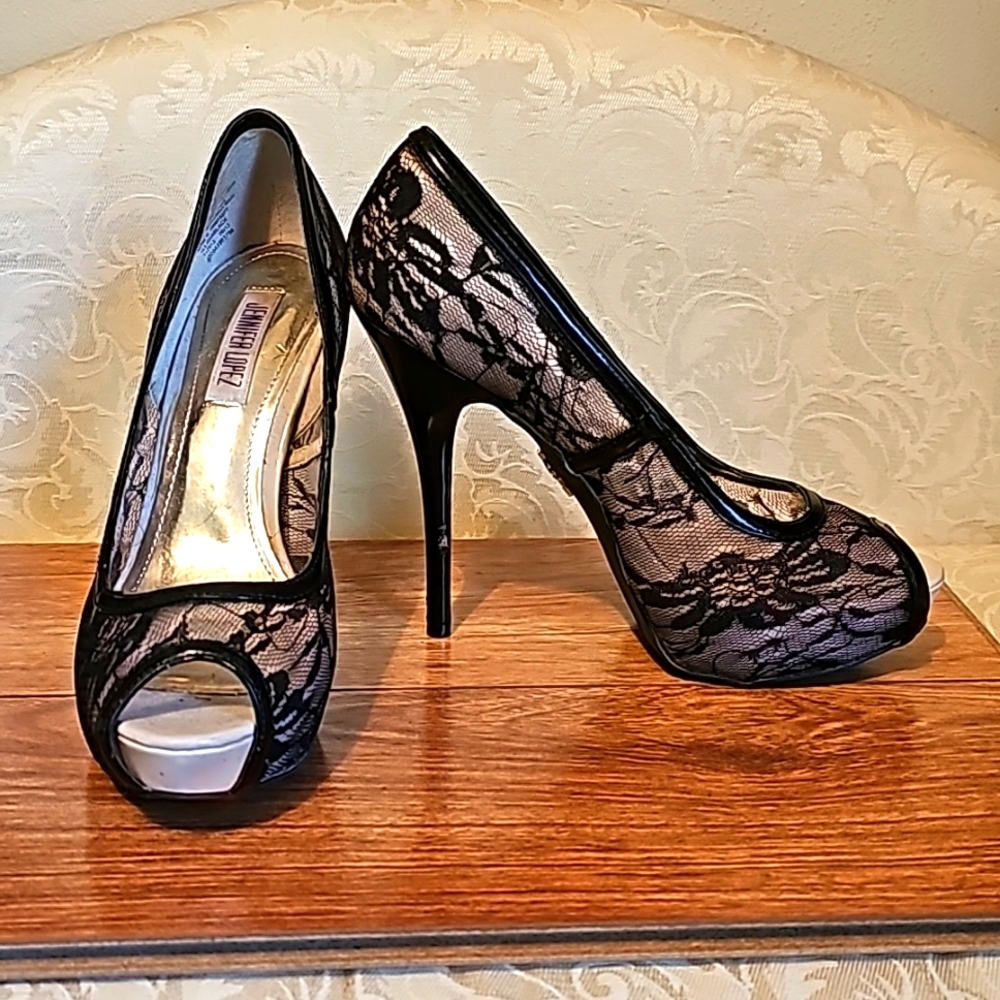 Jennifer Lopez 7.5 heel
